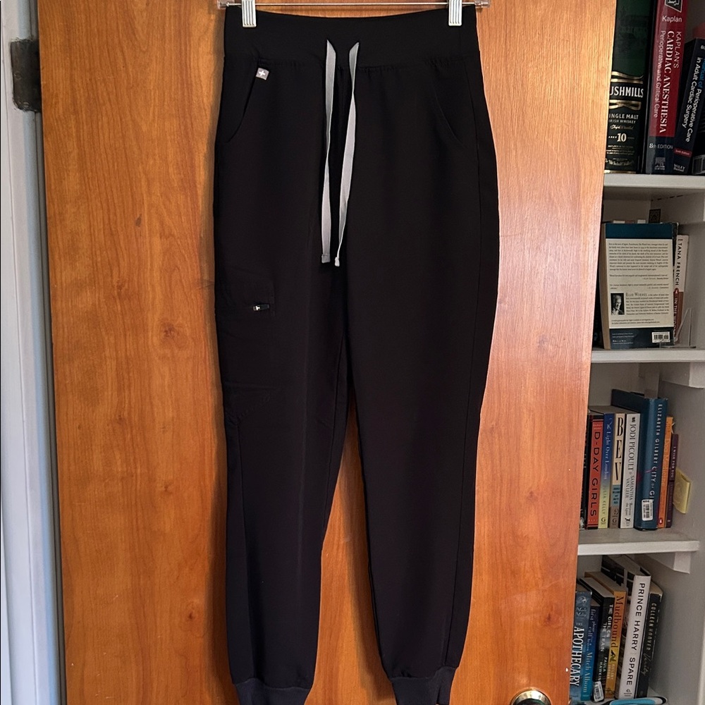 Black figs jogger scrub pants